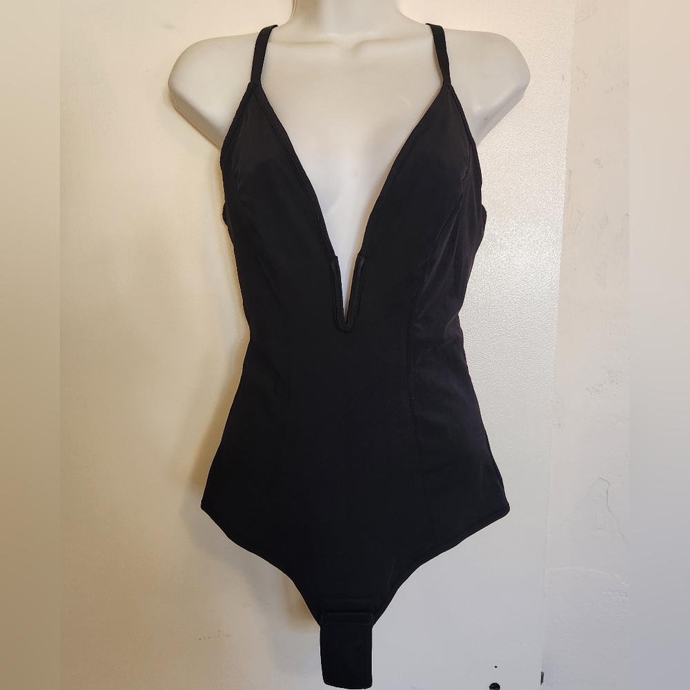 Shaperin Black Vneck Plunge Bodysuit Sz Large NWT